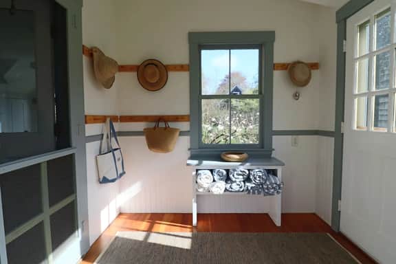 663 Edgartown Rd - Image 2