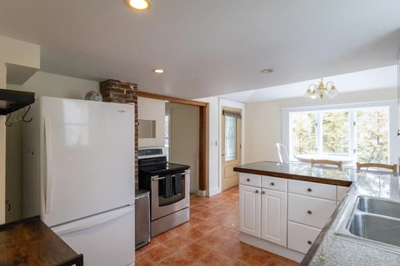 22 Wing Rd - Image 1
