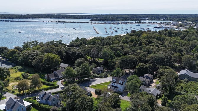 Oak Bluffs MA Condos for Sale - Hagertyremv.Com